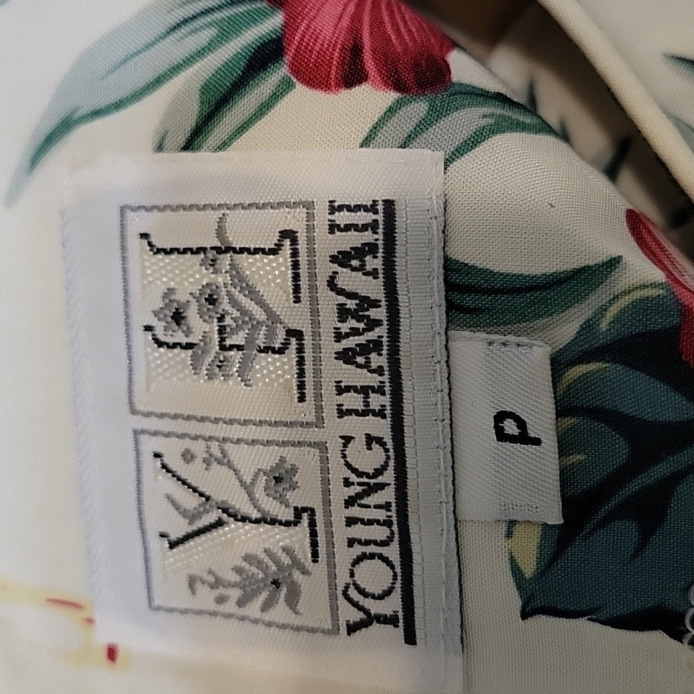 Vintage Young Hawaii aloha dress. Size P